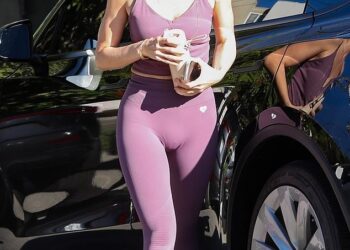 Ana de Armas ističe svoju nevjerojatnu figuru u pripijenoj sportskoj odjeći dok odlazi u teretanu nakon prekida s Tomom Cruiseom.