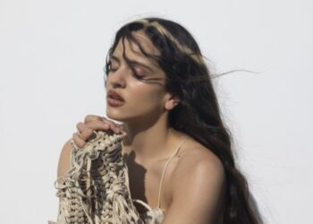 Bleach igra: Kako halo prstenje i duhoviti korijeni oblikuju trendove u kosi