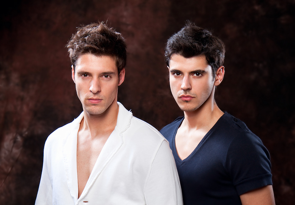 Zgodan muški dvojac