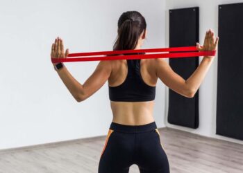 Vrhunske vježbe s trakom za trening u teretani