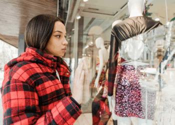 Unutar ultrabrzog modnog preuzimanja koje transformira europsku kulturu odjeće