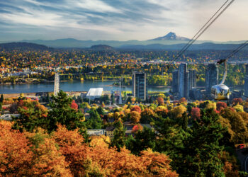 10 malih, pristupačnih američkih gradova savršenih za solo putovanja