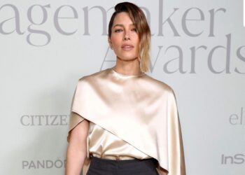 Jessica Biel dijeli svoj plan vježbanja za ruke, leđa i cijelo tijelo uz svoj fitness pristup