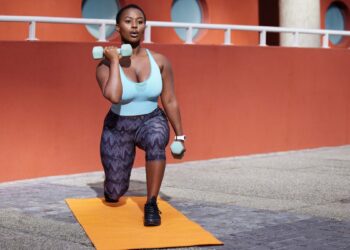 Rewrite the title Kako otopiti salo dizanjem utega: Savjeti za trening snage
 in Croatian, ensuring that the source website name is not included. Keep all brand names, company names, and proper nouns in their original form without translation.