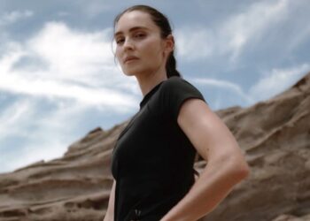 Trenerica Kaie Gerber, Kirsty Godso, otkriva da je kanaliziranje stila Lare Croft u teretani najbolji trik za vježbanje