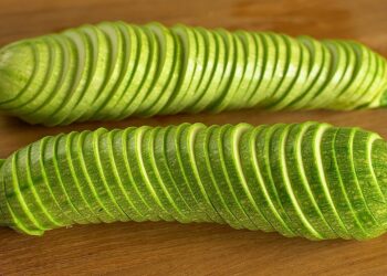 Jedite ovu salatu za večeru svaki dan i za mjesec dana ćete se riješiti 30 kg sala na trbuhu!