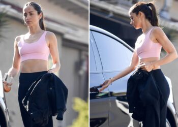 Ana de Armas pokazuje zategnute trbušnjake u golom topu na putu do teretane