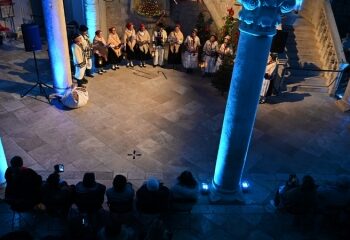 Oživljavanje podravskih božićnih običaja u Kneževom dvoru u Dubrovniku