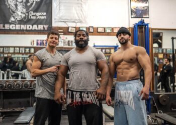 Komičar Matt Rife pomiče granice u Diamond Gymu tijekom intenzivnog treninga