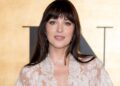 Dakota Johnson prikazuje zategnuto tijelo u braletteu