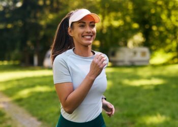 Zaboravite teretanu — ovaj 25-minutni ‘Jeffing’ trening jača vašu snagu i ubrzava vaš metabolizam