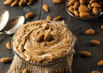 Maslac od badema ključan sastojak ove grickalice koju su nutricionisti preporučili