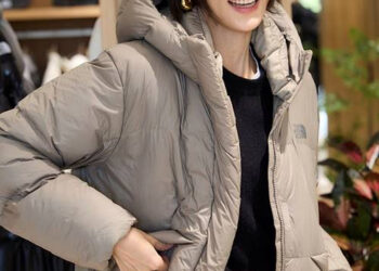 Krajem godine modna industrija pokrenula je veliku rasprodaju s popustima do 80% na štandovima.