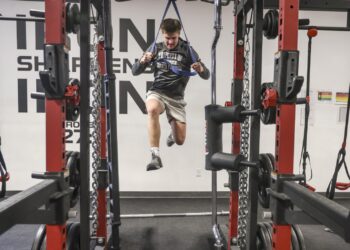 Podzemna teretana Moorhead surađuje s poznatim sportašima u pomaganju mladima u razvoju atletskih vještina