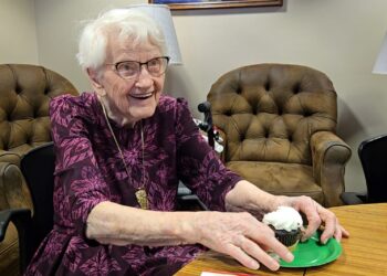 103-godišnjak iz Moorheada podučava satove tjelovježbe i proučava Bibliju na Eventideu