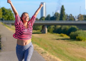 Stručnjak za fitness otkriva 5 pametnih tehnika hodanja koje pomažu sagorjeti više kalorija bez odlaska u teretanu