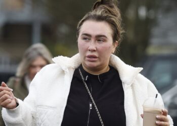 Lauren Goodger otkrila ‘brutalni’ novogodišnji režim vježbanja dok izlazi iz teretane s proteinskim shakeom