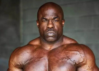 Kali Muscle hospitaliziran nakon iznenadnog kolapsa u teretani dok se zvijezda bodybuildinga suočava sa zastrašujućim zdravstvenim problemima u Kaliforniji