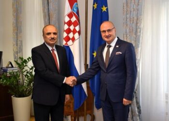 Sastanak veleposlanika Syeda Qaisera Abbasa (u retd) s hrvatskim ministrom vanjskih i europskih poslova Nj.E. Gordanom Grlićem Radmanom