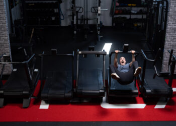 10 prednosti trake za trčanje: Zašto trčati na traci? (2026)