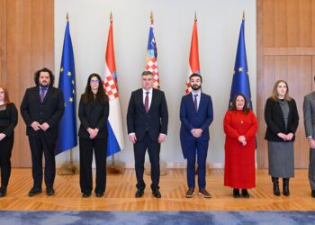 Susret predsjednika Milanovića s članovima Hrvatskog debatnog društva – Predsjednik Republike Hrvatske