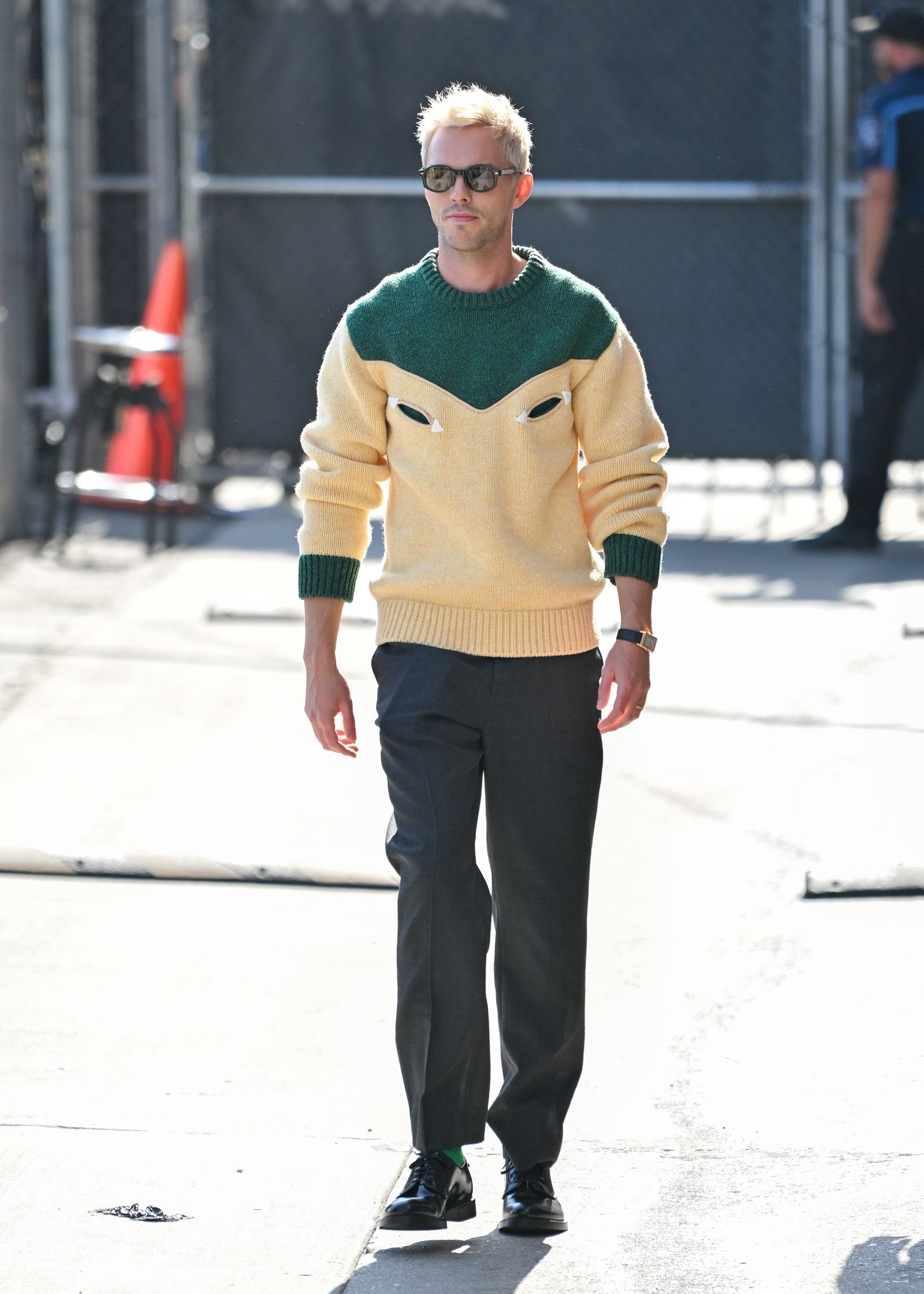 Nicholas Hoult s kreativnom bojom