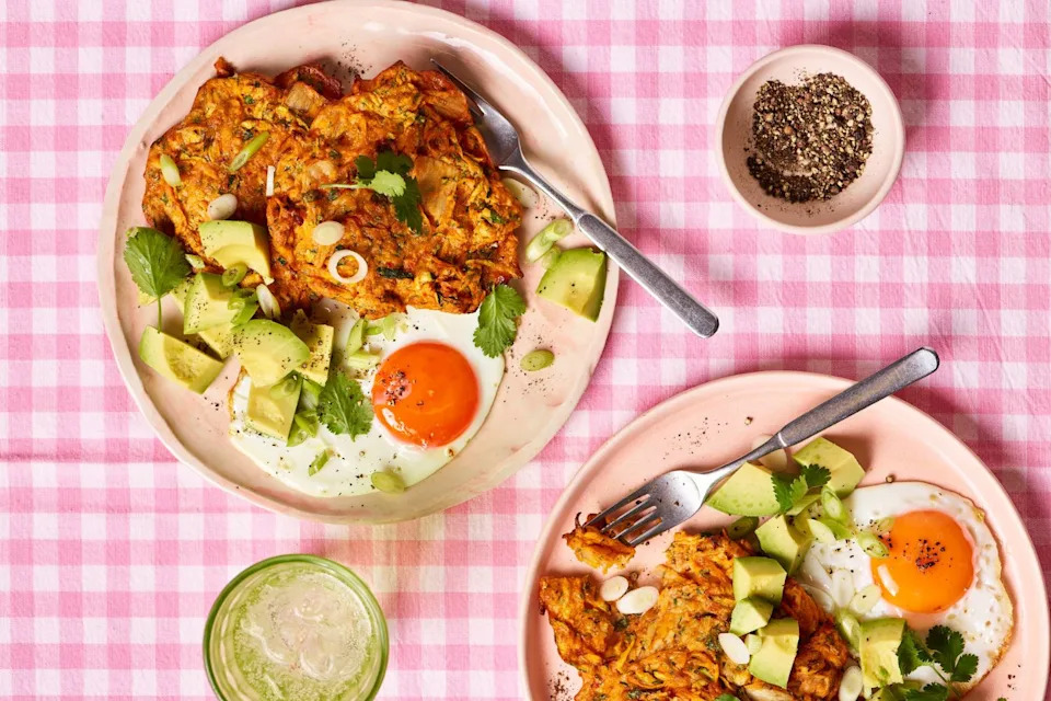 Kimchi je korejsko jelo napravljeno od fermentiranog povrća.