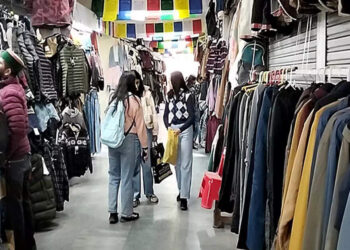 Indijsko maloprodajno tržište odjeće spremno je dosegnuti 16 lakh crore do FG30: CareEdge