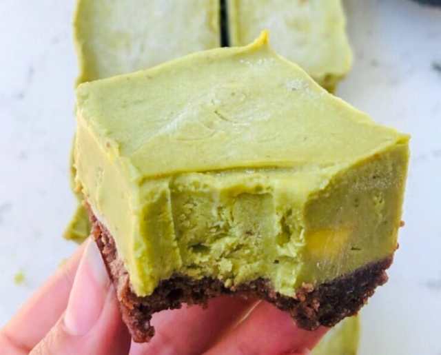 Veganske čokoladne krem ​​pločice od avokada