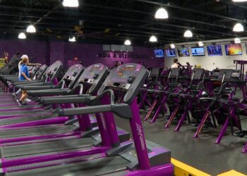 Razmišljate o članstvu u teretani? Stručnjak preporučuje da prvo isprobate ovo.