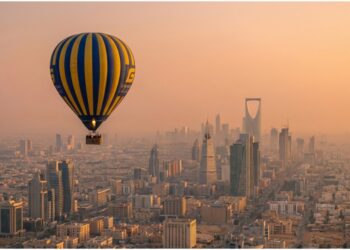 Ovaj sat tjelesnog održava se 2200 stopa iznad Rijada