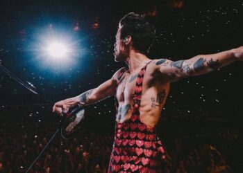 Harry Styles izgradio svoju atletsku tjelesnu građu ovom intenzivnom rutinom – koja uključuje zagrijavanje od 300 ponavljanja