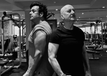 Anupam Kher dokazuje da su godine samo broj dok je zapalio internet svojom novom teretanom fotografijom