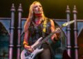 NITA STRAUSS dijeli svoju playlistu za vježbanje, omiljene vježbe za noge i “tajnu sramotu” u teretani