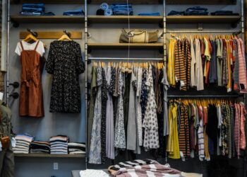 Ženska moda 2026: Evolucija modernog stila, trendovi i osnaživanje