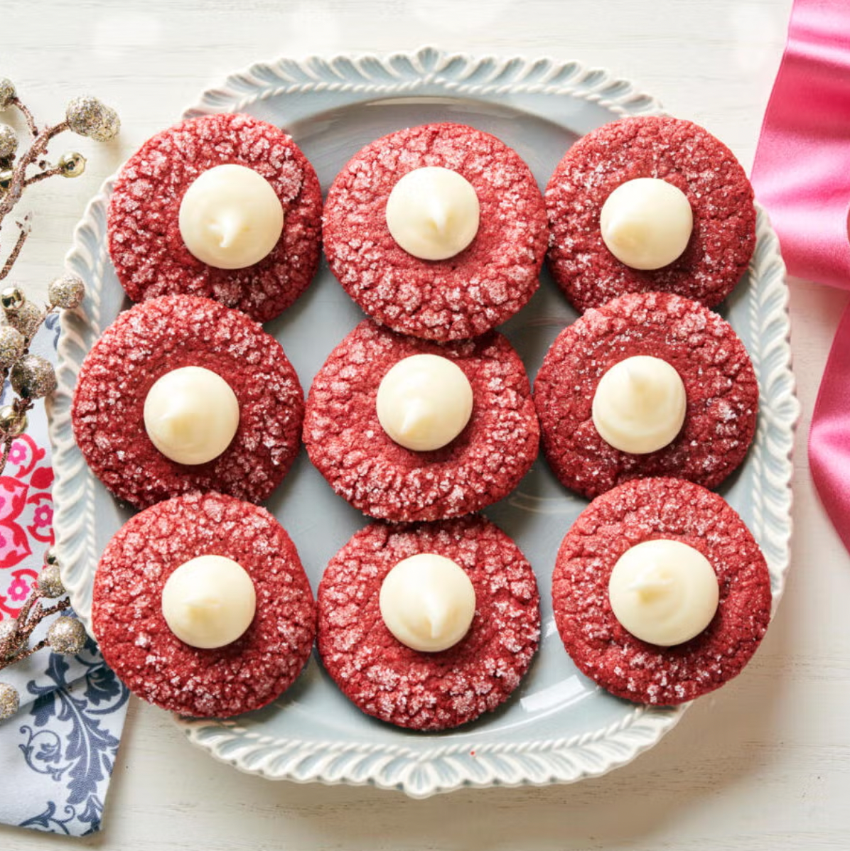 Kolačići s otiskom palca od crvenog baršuna