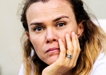 Nisam bio u kontaktu s majkom 20 godina. Sada je svuda.