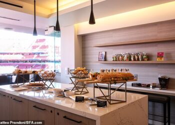 Uninside luksuznog stana od 1,5 milijuna dolara, gdje su vladali restorani s pet zvjezdica, slavne osobe i raskoš