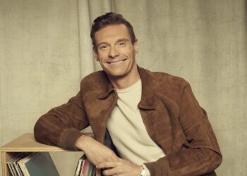 Ruke, noge, kosa, ponavljam. Ryan Seacrest se pokazao…