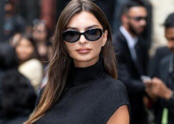Trening Emily Ratajkowski Fit za novu kampanju odvest će vas u teretanu