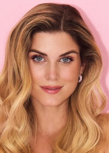 U 38. godini Ashley James dijeli svoju iskrenu postporođajnu wellness rutinu