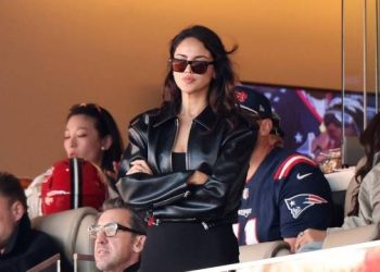 Eiza Gonzalez vježba s leđima uz leđa: Fit fotografije nose snažnu poruku