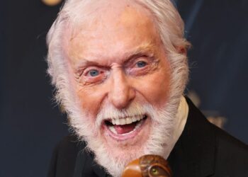 Dick Van Dyke i dalje aktivan u 100. godini – njegov pristup fitnessu koji muškarci mogu pratiti cijeli život