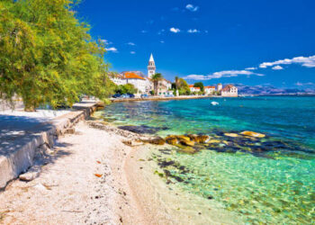 Razdvojeni utjeci hrabre nove zabrane prodaje alkohola nakon 20 sati, s ciljem smanjenja buke, poboljšanja sigurnosti i kvalitete života u Hrvatskoj