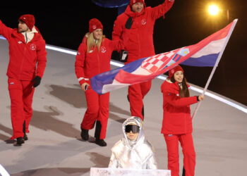 Otvorene Zimske olimpijske igre Milano-Cortina, Aščić i Legović ponijeli hrvatske zastave.