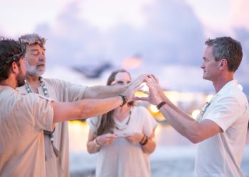 Neil Patrick Harris organizira misteriozne vikende ubojstava u luksuznim resortima