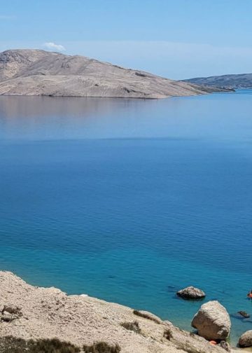 Hrvatski ‘Mjesečev otok’ izgleda kao drugi planet – savršen za proljetni bijeg