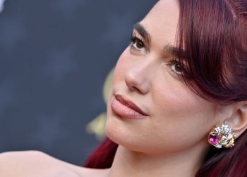 Najnoviji trendovi boja kose za proljeće: od bassette plave do nježno bordo