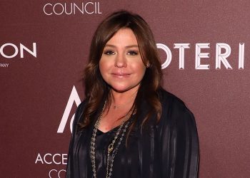 Najzastarjelija i neukusnija odjeća Rachael Ray uvijek će je pratiti.