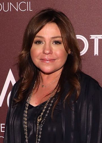 Najzastarjelija i neukusnija odjeća Rachael Ray uvijek će je pratiti.